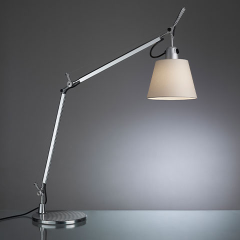 Artemide Tolomeo Basculante Tavolo Schreibtischleuchte Tolomeo Basculante Tavolo von Artemide - Schreibtischleuchten in vielen Größen und Varianten